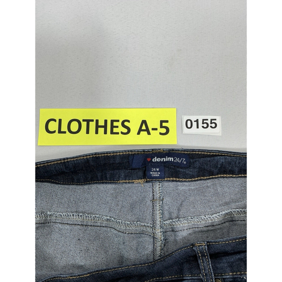 Womans Excellent Condition Denim 24/7 Blue Jeans 24W Stud Accent 0155/A-5 - Picture 3 of 9